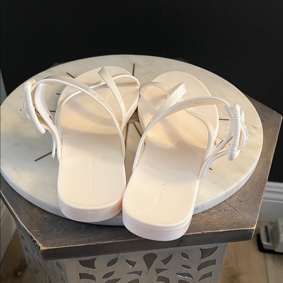 🛑 1 hour sale. Veronica Beard, size 8, off-white Sandals w/ Buckle, like new - Picture 7 of 11